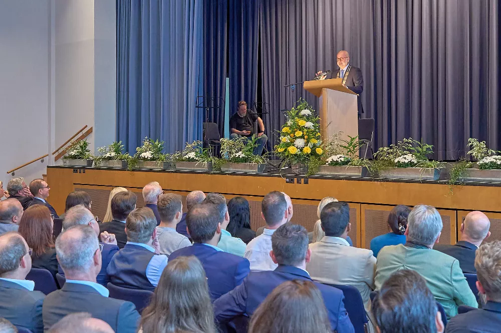 Oberbürgermeister Michael Forster bei seiner Rede