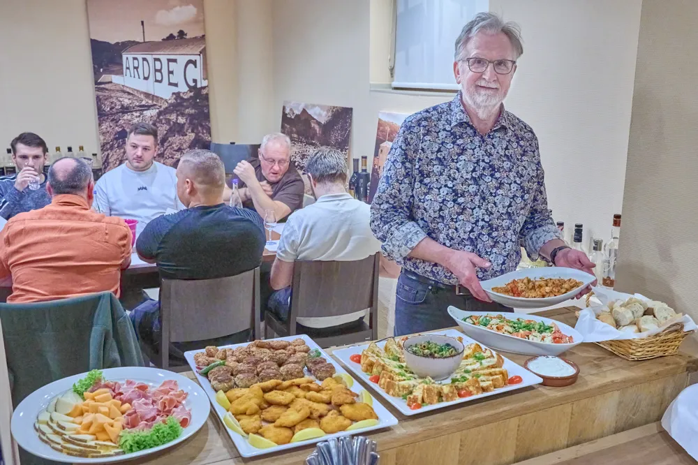In der Pause: Fingerfood vom benachbarten spanischen Restaurant 