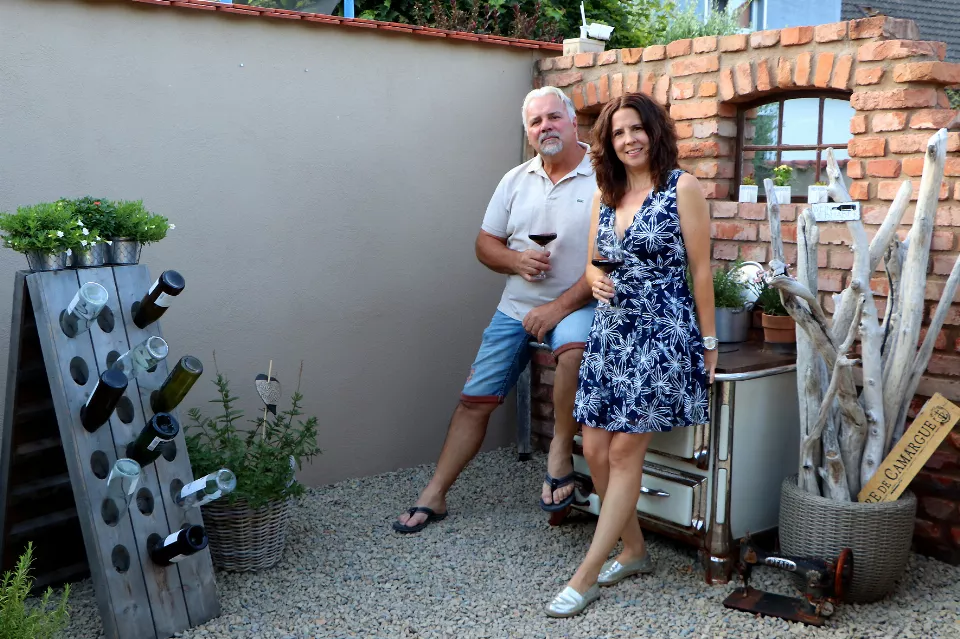 Kathrin und Joachim Lenhard freuen sich darauf Sie in der Escale Weinlounge begrüßen zu dürfen