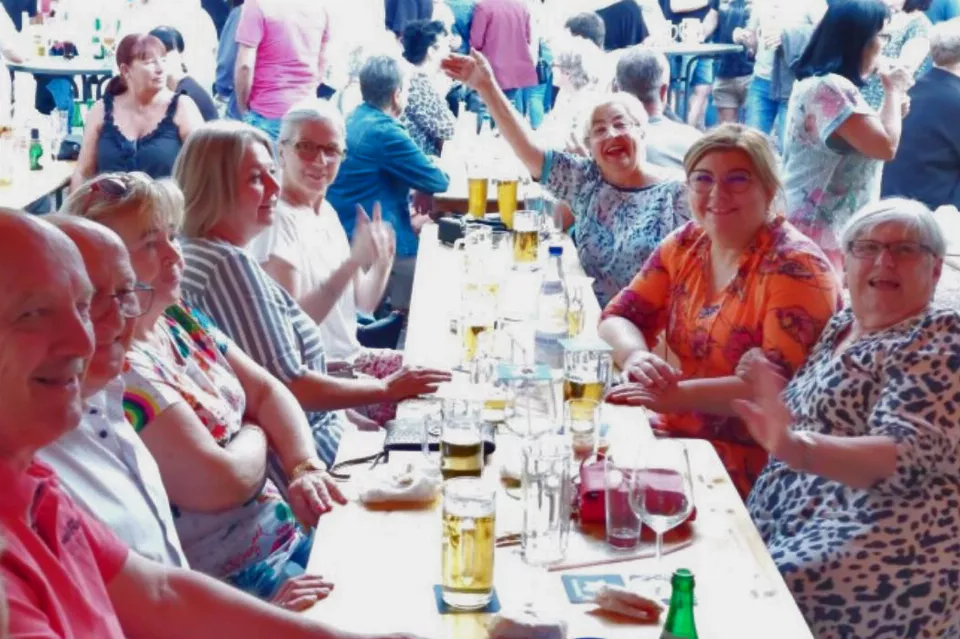 Gäste aus nah und fern und aus der Gastronomie besuchten das Hasenfest in Beeden